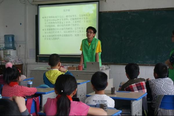 【化工学院】送温情 会童真 ——记江南大学化工学院“走进三湖，走进孩子们的心”志愿服务活动
