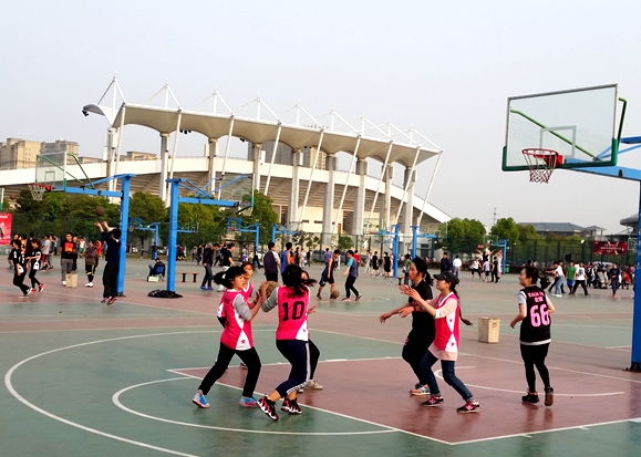 【医学院】巾帼不相让 赛场风采扬 ——记无锡医学院与数媒学院女子篮球比赛