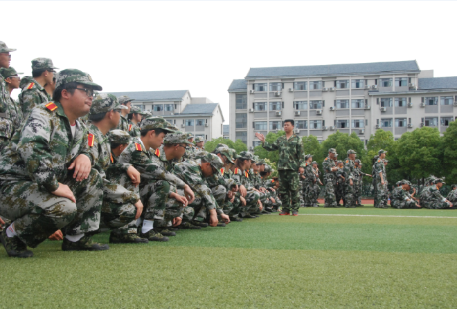 【环土学院】爱军习武，同甘共苦，全力以赴，环土威武——记环土学院2015级学生军训