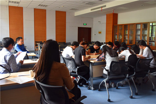【商学院】“模拟面试”拉开2017届毕业生就业工作的序幕