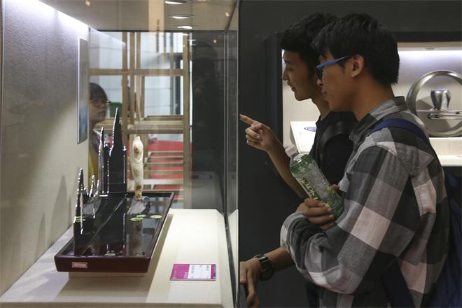 【设计学院】校外展览开眼界，文博会上鉴真宝——设计学院学风建设月之校外观展