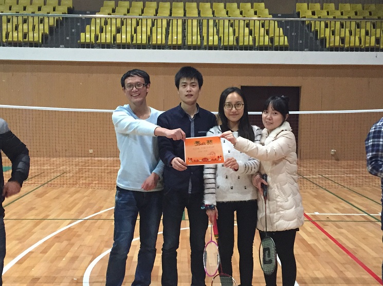 【理学院】“研途有理”体育嘉年华——理学院研究生羽毛球比赛成功举行