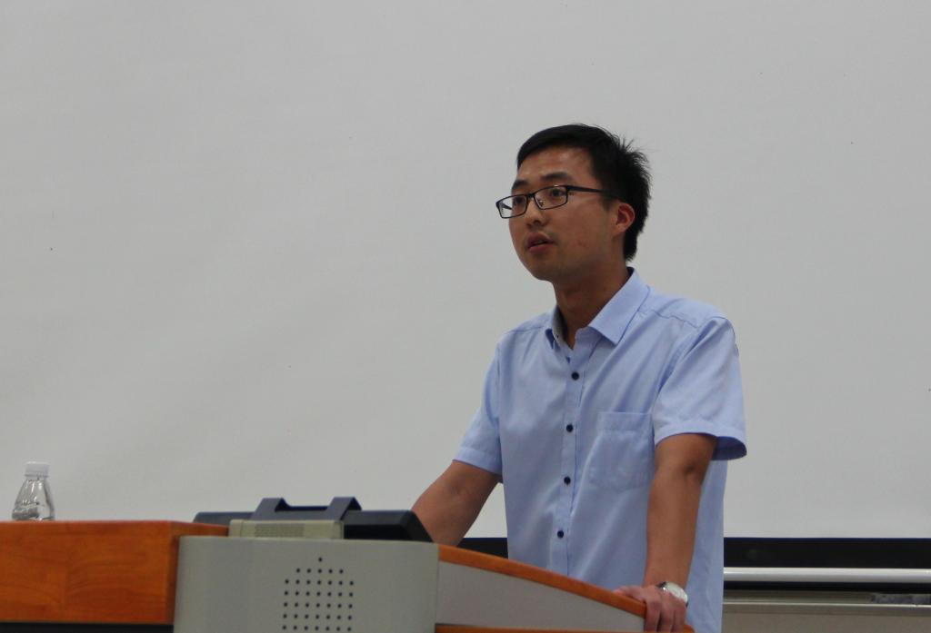 【化工学院】李宗元老师走进化工学院新生转型教育讲堂