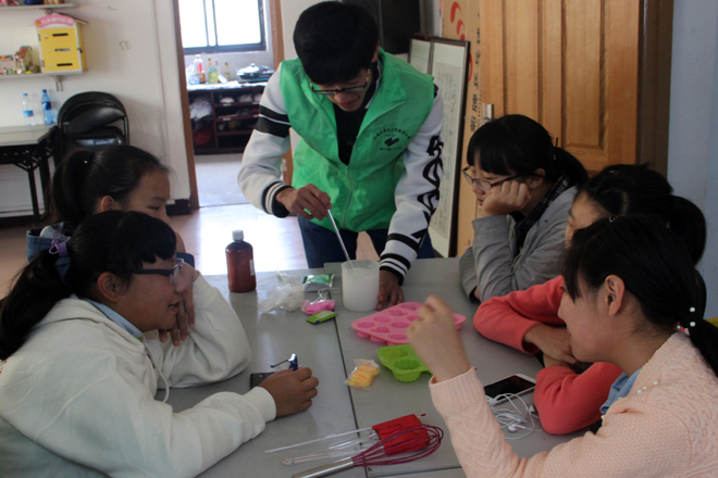 【化工学院】“皂”梦江南，爱传社区 ——记化工学院“手工皂进社区”志愿服务活动
