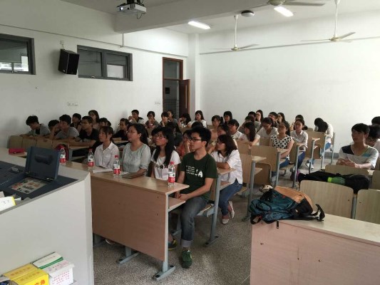 【生工学院】生工学院联谊互助中心举办“ 励志青春，诚信我行 ”宣讲会