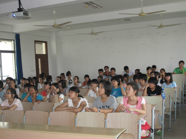 【药学院】安全意识  如影随形——记药学院2014级新生安全教育专题讲座