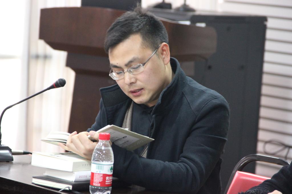 【化工学院】阅读有态度，等一个人书籍 ——记化工学院“亲近书香”主题活动之“化说”第一期