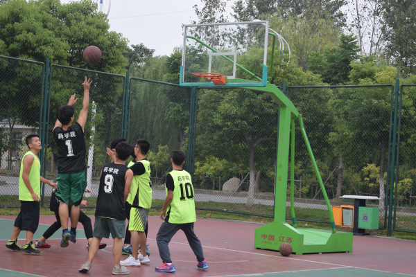 【药学院】激情四射 谁与争锋——记江南大学药学院迎新生篮球友谊赛圆满落幕