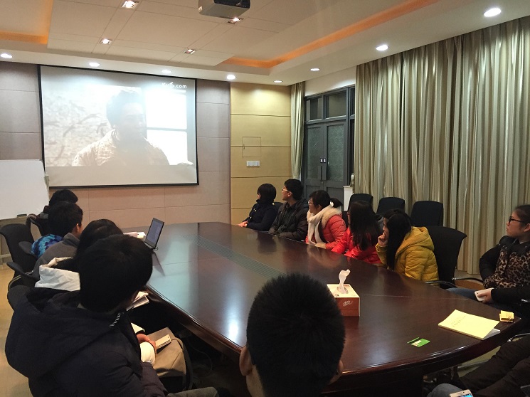 【理学院】理学院举行纪念遵义会议召开80周年学生骨干学习座谈会