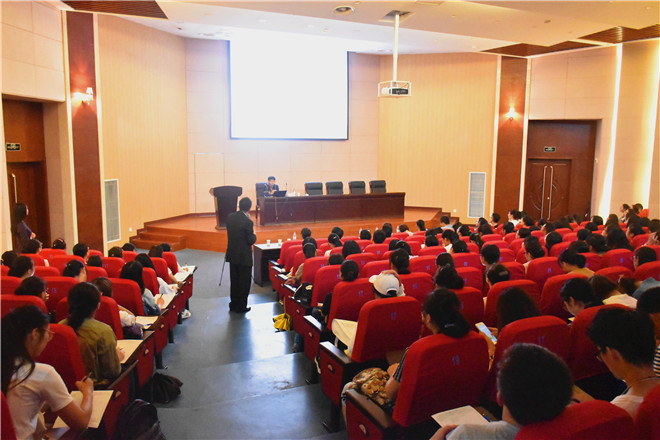 【商学院】华泰证券苏州分公司总经理刘晓冰主讲商学院新学期首场“半月坛”