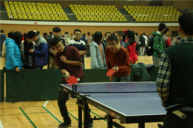 数媒学院学生乒乓球队参加2015年校学生乒乓球比赛