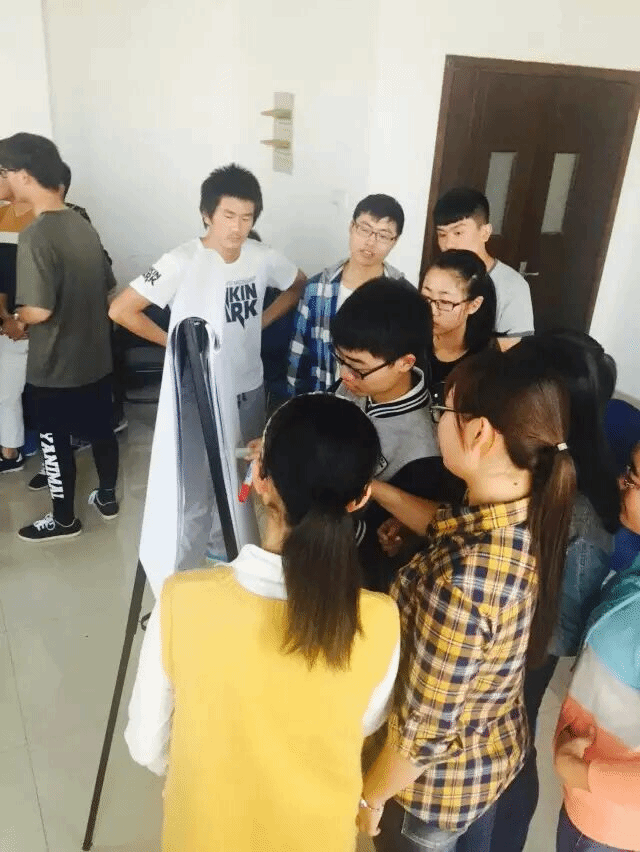 【医学院】聚是一团火 散若满天星 ——记临床1401班级“团队凝聚力”主题团辅