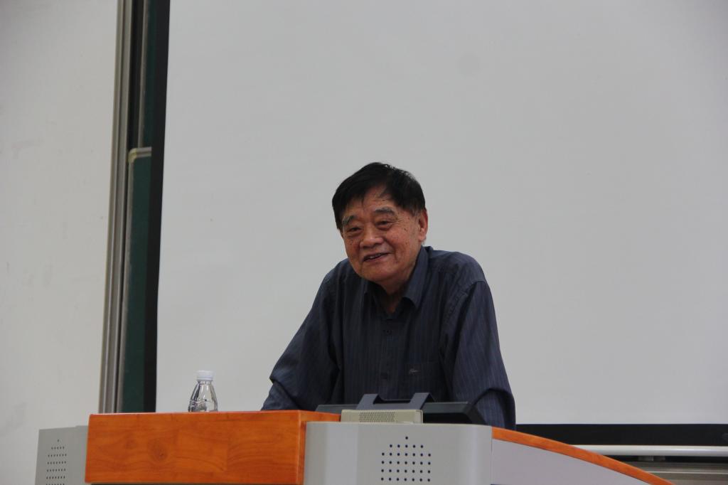 【化工学院】李宗元老师走进化工学院新生转型教育讲堂