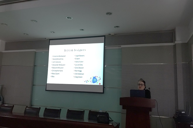 【纺服学院】东伦敦大学Dorota Watson教授来我院进行学术讲座