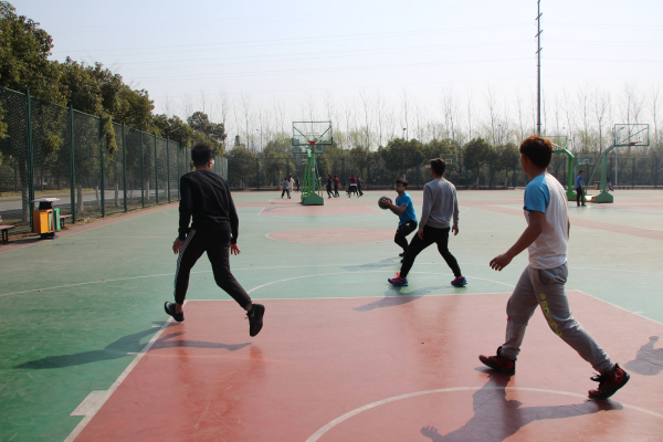 【药学院】英雄荟萃，共聚球场——药学院举办3v3篮球联赛选拔赛