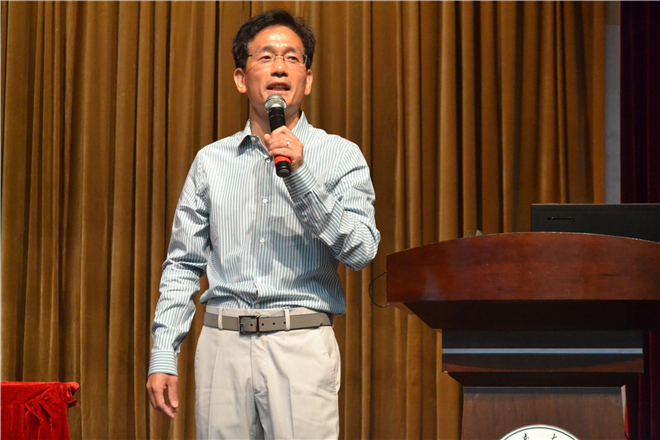 【商学院】商学院隆重举行2015级新生开学典礼