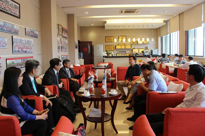 【食品学院】2016康师傅控股——江南大学“康师傅奖助学金”捐赠签约仪式暨康师傅控股加盟江大学董事单位仪式顺利举行