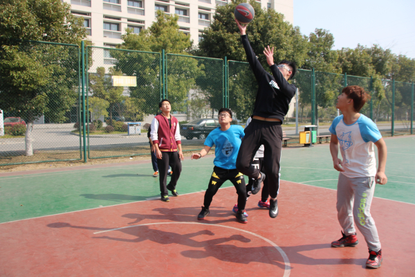 【药学院】英雄荟萃，共聚球场——药学院举办3v3篮球联赛选拔赛