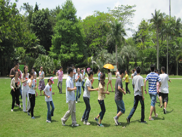 【药学院】友善满校园，和谐正能量--药学院组织“承递友善满校园”主题团日活动