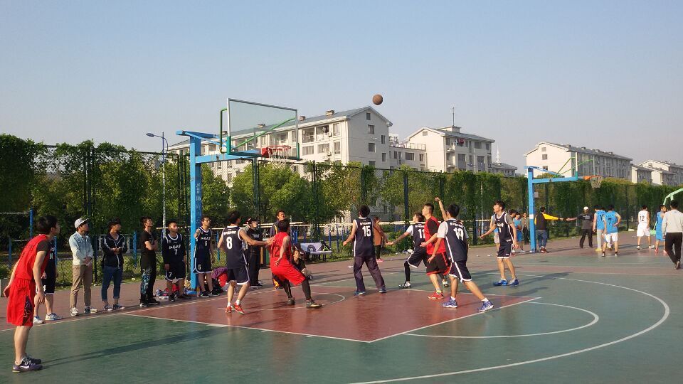【环土学院】 汗洒球场，谁与争锋    ——记环土学院与数媒学院篮球赛