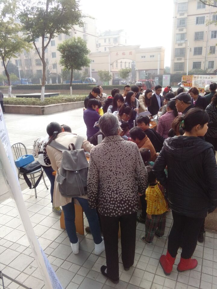 【医学院】关爱生命 健康相伴 ——我院实践部高血压知识进社区活动圆满开展