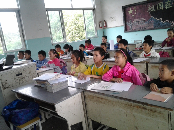【法学院】法学院青年志愿者再赴滨城小学支教