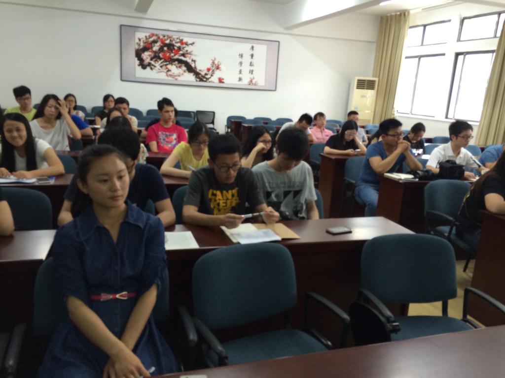 【理学院】脚踏实地  仰望未来——理学院毕业生党员座谈会
