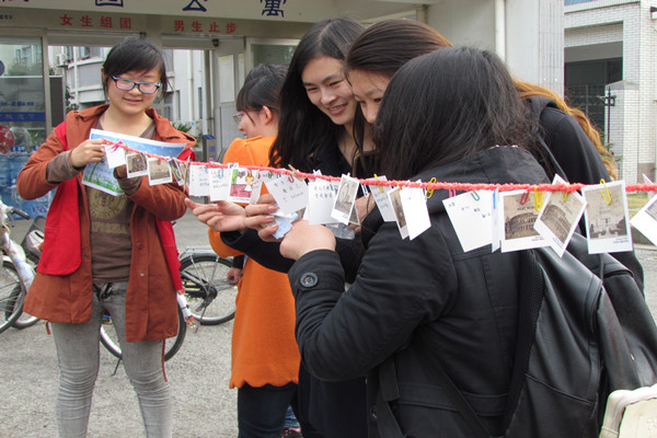 【人文学院】学习雷锋好榜样，弘扬校园正能量——人文学院分团委志愿服务部“能量卡片”传递活动顺利举行