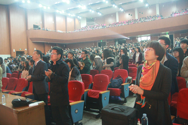 【设计学院】辛向阳院长为2014级新生做转型教育报告