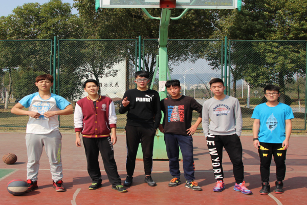 【药学院】英雄荟萃，共聚球场——药学院举办3v3篮球联赛选拔赛