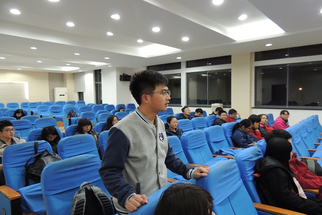 【人文学院】公益讲座“我的公益十年”温情开讲