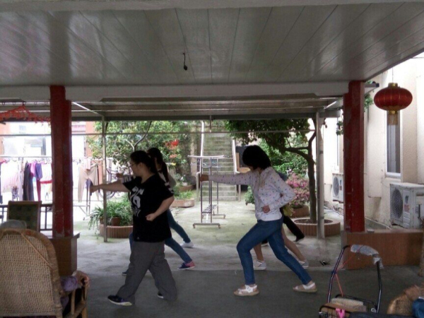 【药学院】 夏日送温暖，真情挽夕阳--“药让夕阳无限好”敬老院关爱行