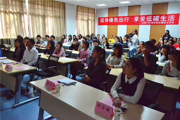 我校各级团组织积极开展主题团日活动，推进校园电动车综合治理宣传教育工作