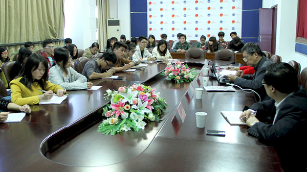 认真学习党的十八大精神，切实增强大学生廉洁素养——第六届青马工程理论学习第七讲举行