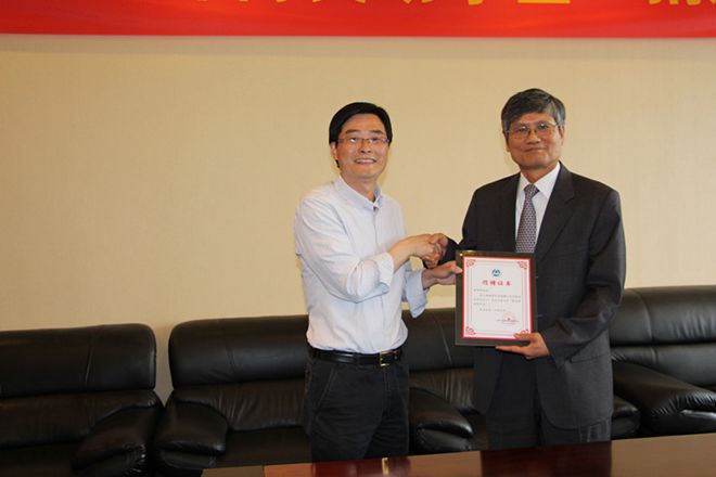 【食品学院】2016康师傅控股——江南大学“康师傅奖助学金”捐赠签约仪式暨康师傅控股加盟江大学董事单位仪式顺利举行