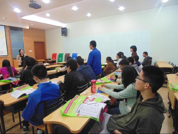 【物联网学院】雅思托福，让你通行全球——朗阁名师亲临物联网工程学院 