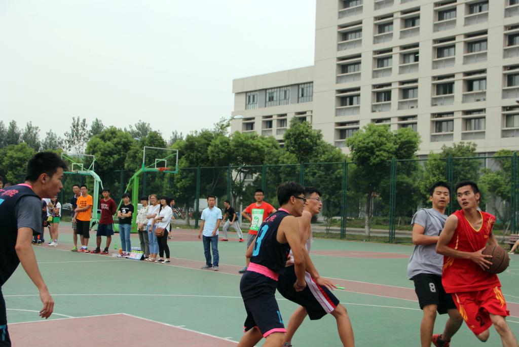 【化工学院】练强健体魄，展蓬勃风貌 ——化工学院新生篮球赛圆满落幕