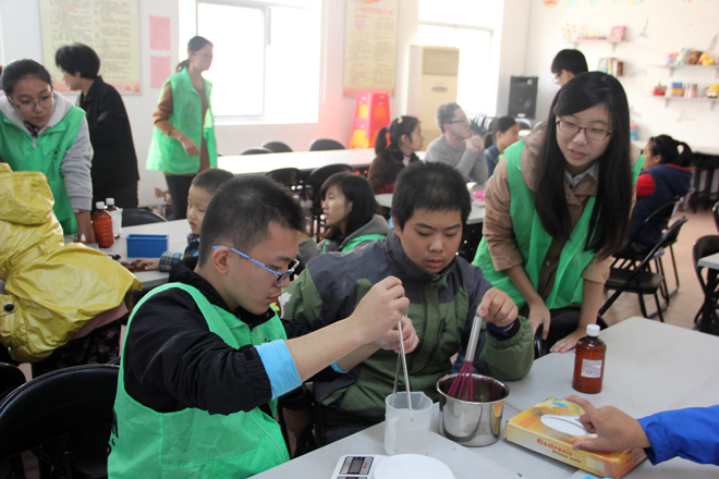 【化工学院】“皂”梦江南，爱传社区 ——记化工学院“手工皂进社区”志愿服务活动