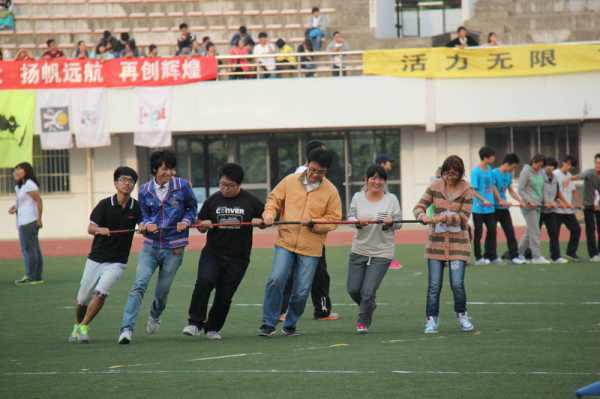 【法学院】赛出体育风格，赛出青春风采——法学院荣获2013年校金秋体育节体育道德风尚奖