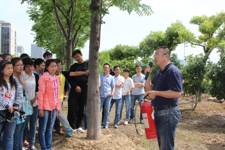 【化工学院】关注消防安全，共建平安校园 ——化学与材料工程学院消防演练顺利举行