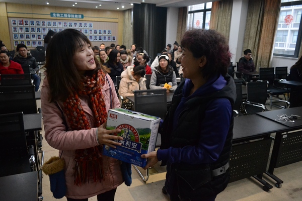 【生工学院】生物工程学院举行考研慰问活动
