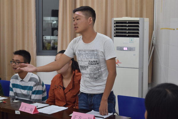 【药学院】千辩万话，药聚核心——记药学院辩论赛总决赛圆满成功