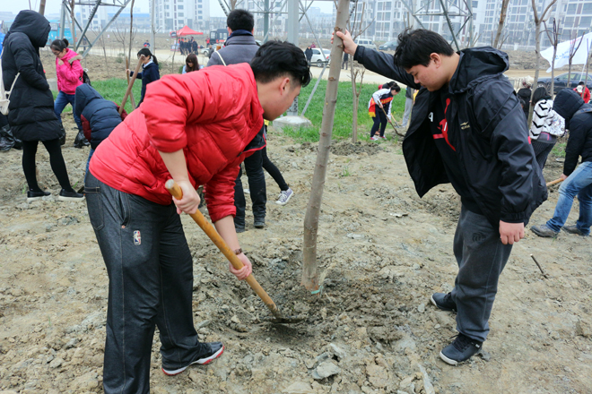【化工学院】春风化雨植树忙，共为无锡添新绿 ——记化工学院惠山植树环保活动