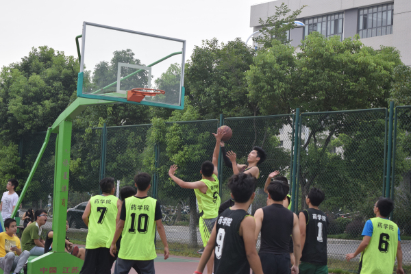 【药学院】激情四射 谁与争锋——记江南大学药学院迎新生篮球友谊赛圆满落幕