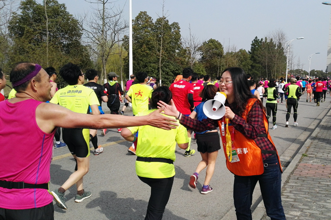 【化工学院】挑战锡马，服务锡马 ——化工学院2016无锡国际马拉松赛纪实