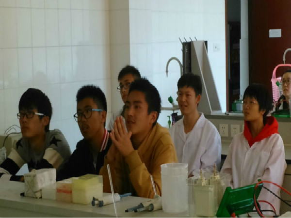 【药学院】实践出真知，药院扬风采——第六届生命科学实验竞赛暨首届实验技能大赛圆满成功