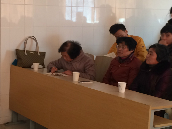 【药学院】青春伴夕阳 与信仰对话——离退休处曹张退休一支部与药学院制药1402团支部开展党团共建交流会