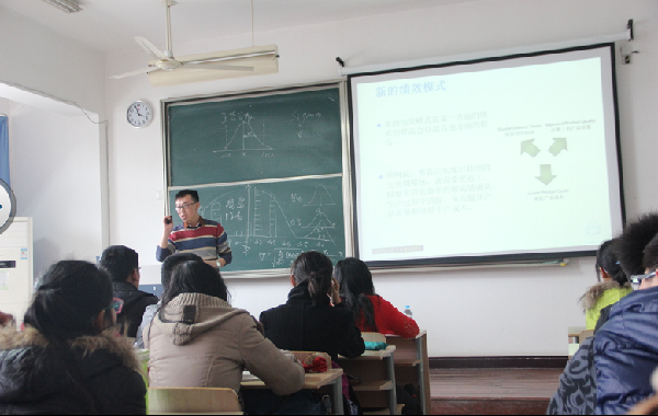 【化工学院】精益求精，追求卓越——化工学院开展博学沙龙暨AMCOR企业精英培训班培训讲座