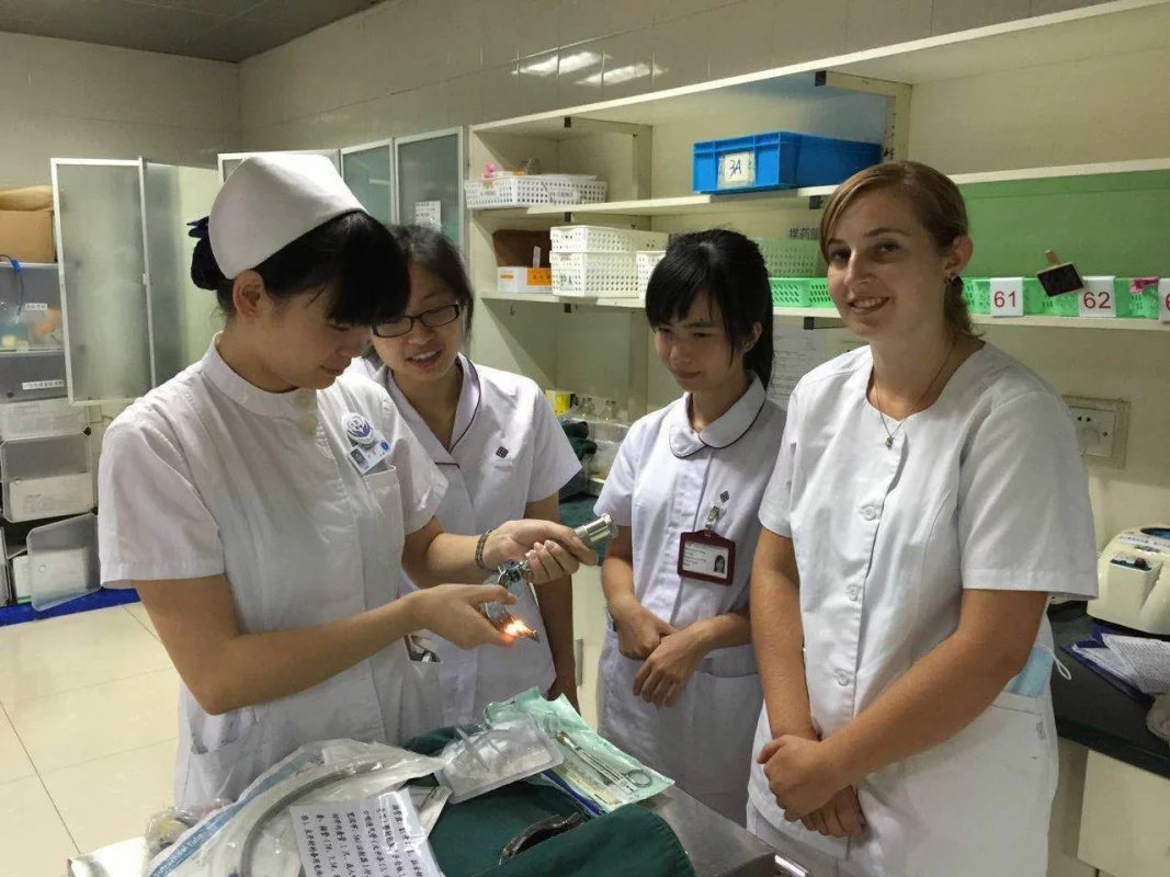 【医学院】中外临床护理技能实训与学术交流项目