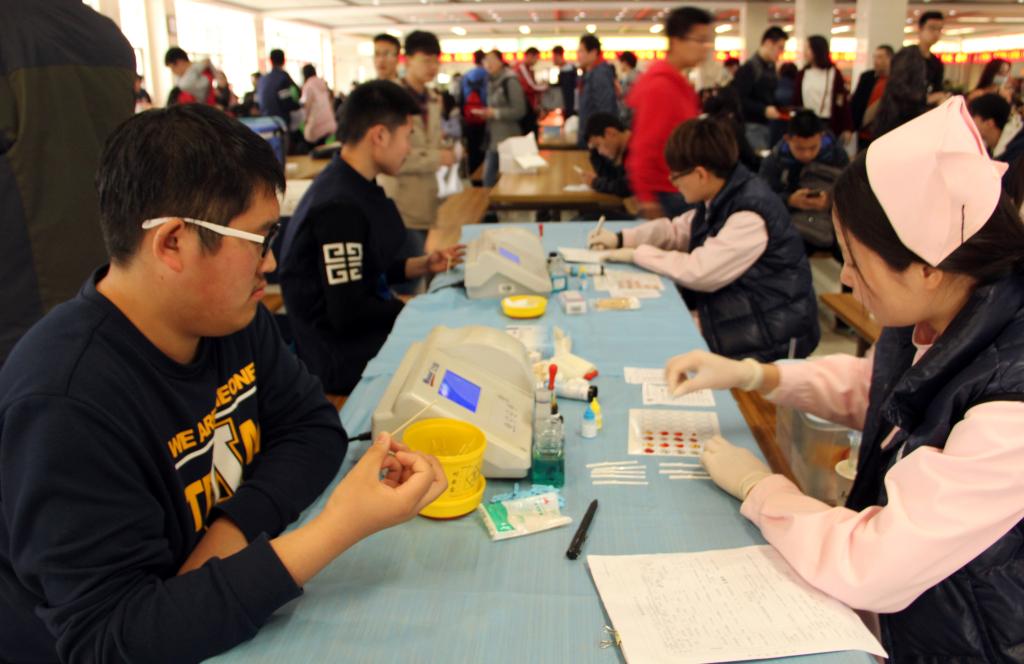 【化工学院】热血献青春，情满江南苑——记化工学院2016年度无偿献血活动